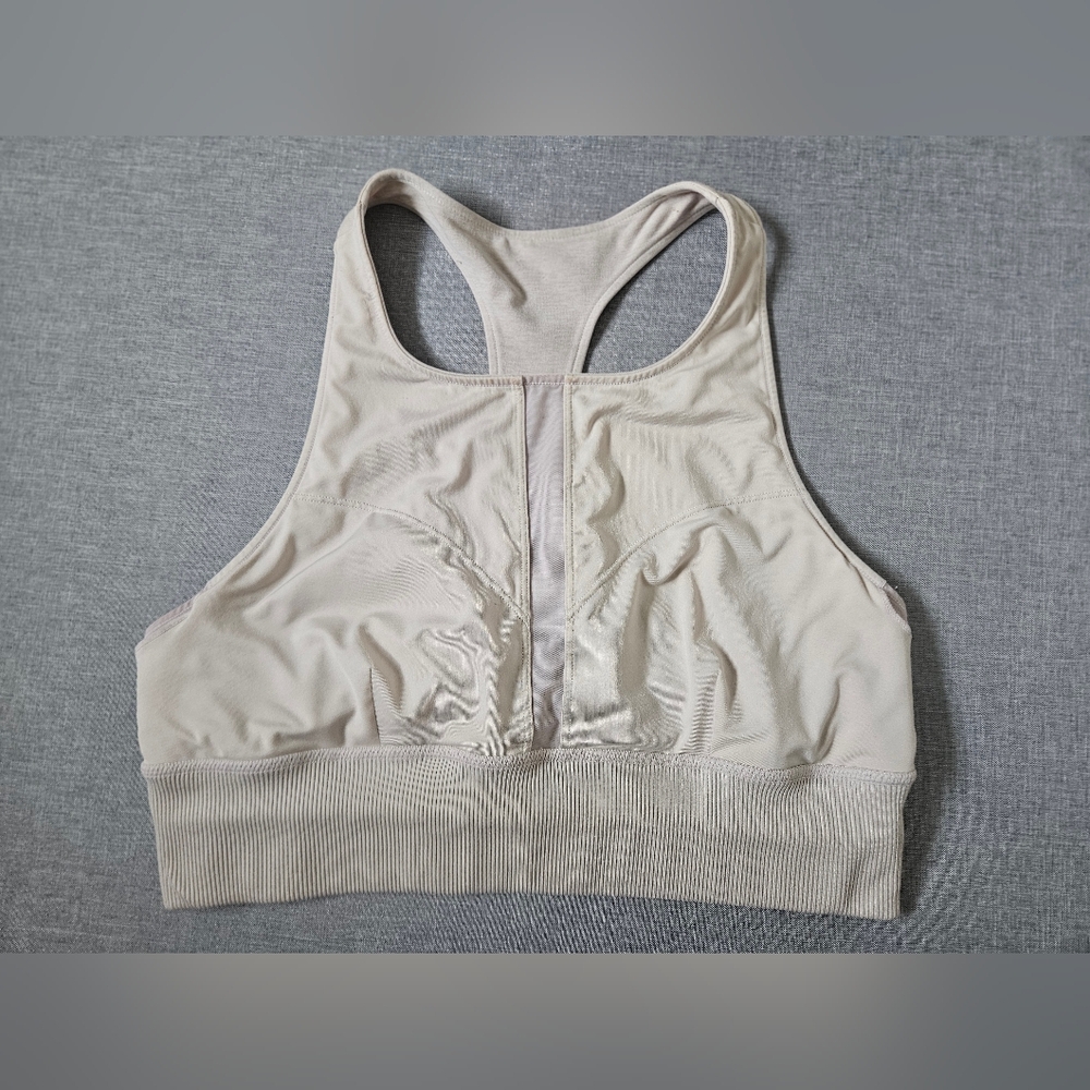 ALO Yoga Women's Light Gray High Neck Sports Bra - Picture 8 of 9